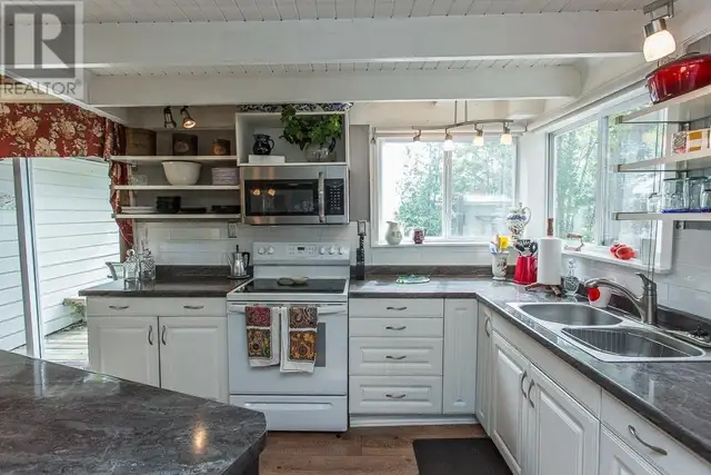 126 Waltonen RD, Plummer Additional Township Bruce Mines, Ontari in Houses for Sale in Sault Ste. Marie - Image 8