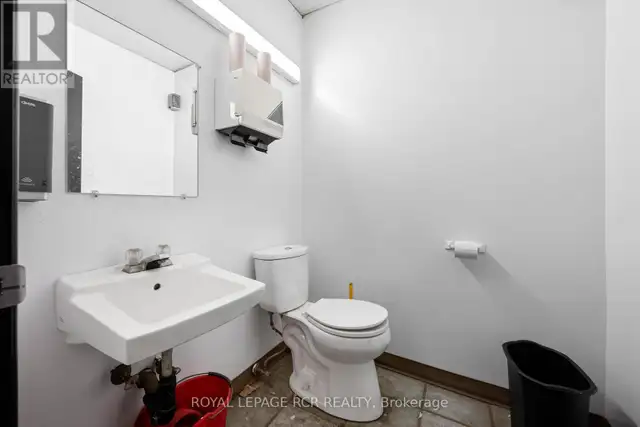 2B - 10 CENTENNIAL ROAD Orangeville, Ontario in Commercial & Office Space for Rent in Oakville / Halton Region - Image 18