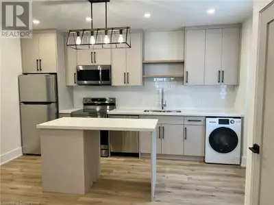 184 BURRIS Street Unit# MAIN Hamilton, Ontario