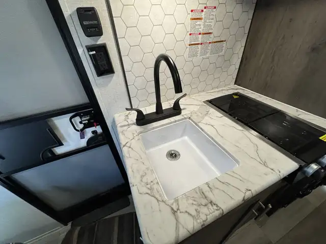 2022 ,Coachmen RV,Viking 17FQ in Travel Trailers & Campers in Kamloops - Image 11
