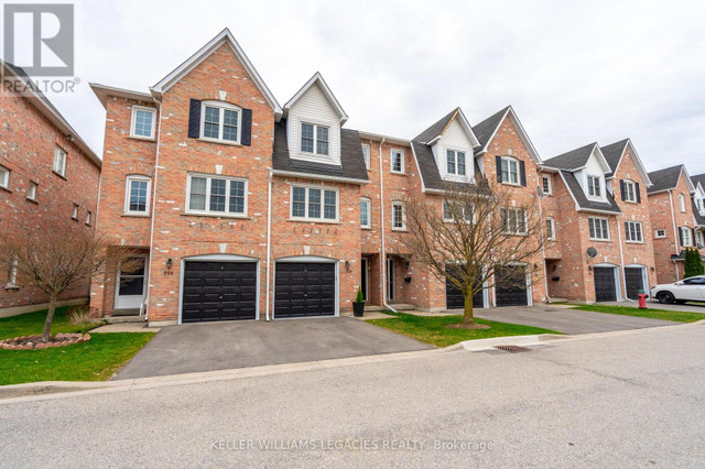 #21B -51 NORTHERN HEIGHTS DR Richmond Hill, Ontario in Condos for Sale in Markham / York Region - Image 2