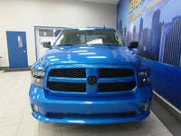 RAM 1500 CLASSIC 2023 EXPRESS NIGHT EDITION V8 5.7 LITRES HEMI 4X4 CREW-CAB BOITE 5.7 PIEDS TOUT ÉQU... (image 3)
