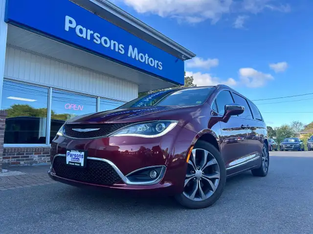 2017 Chrysler Pacifica LIMITED | FULLY LOADED | LEATHER | SUNROO