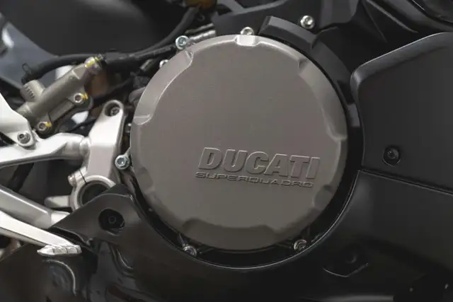2025 Ducati Panigale V2 *BAS KMs!*5533992136638566424