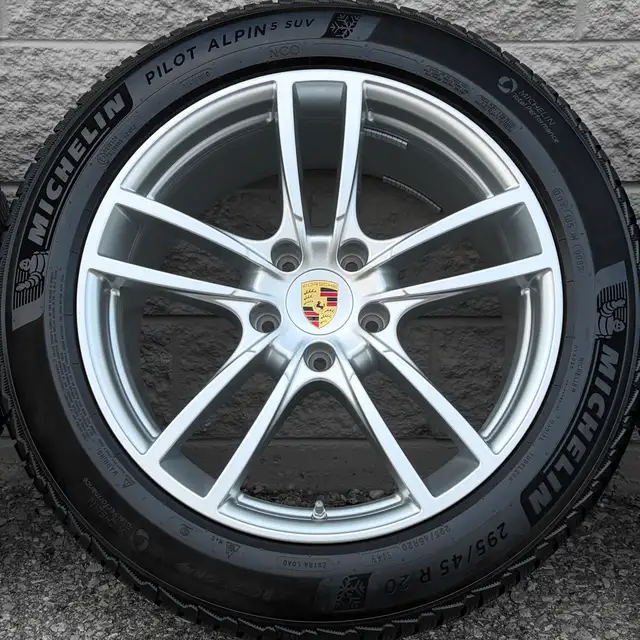 (98%) 4x Porsche Cayenne Coupe 20" OEM Winter Wheels Package in Tires & Rims in City of Toronto - Image 5