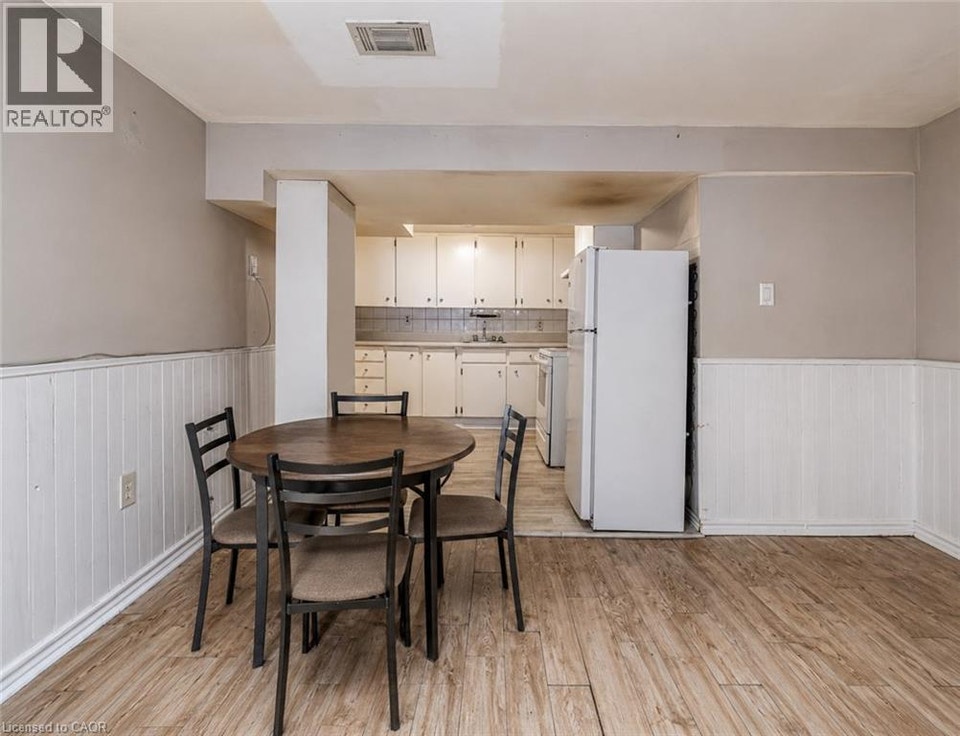 9 CHERRY Road Unit# 2 LOWER Hamilton, Ontario 4