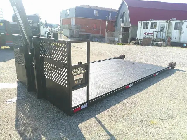 2019 Peterbilt 337 in Heavy Trucks in Hamilton - Image 12