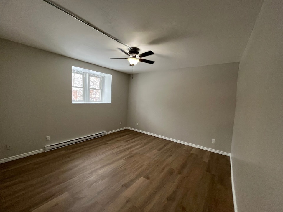 RESIDENCE ON WEST - 1 Bedroom and Bachelor Suites Available Now! 4