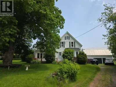 Welcome to Emerald, PE ? an idyllic island community where your perfect mini acreage awaits. Bordere...