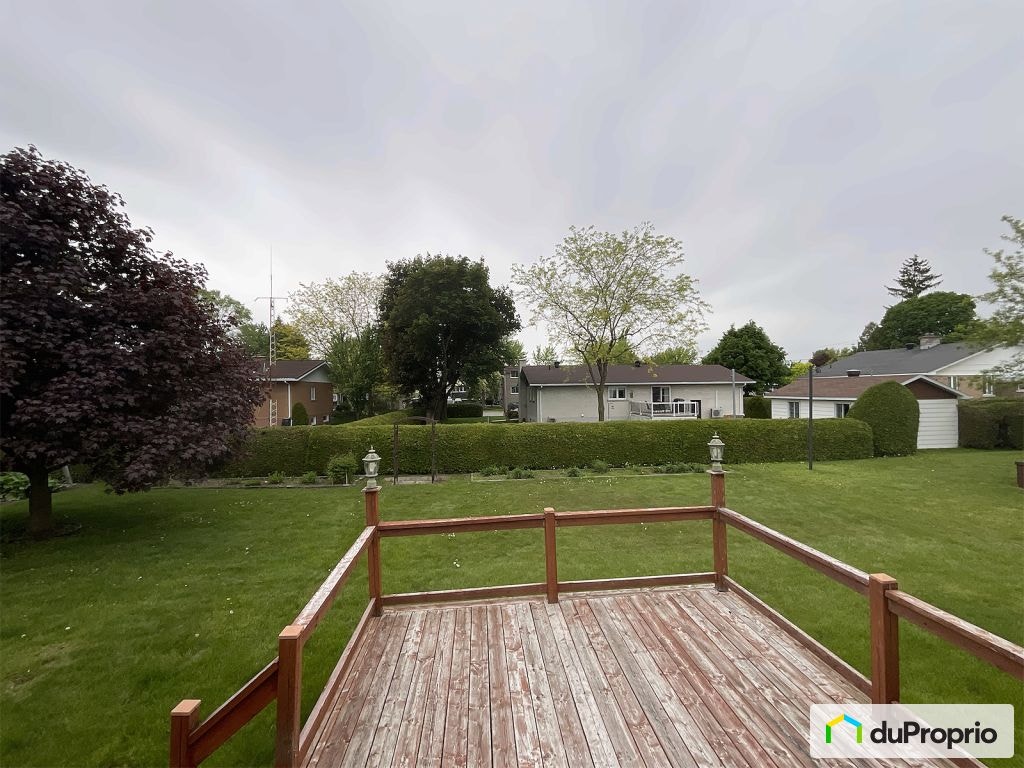 $475,000 - Bungalow for sale in St-Hyacinthe (Douville) — photo 3