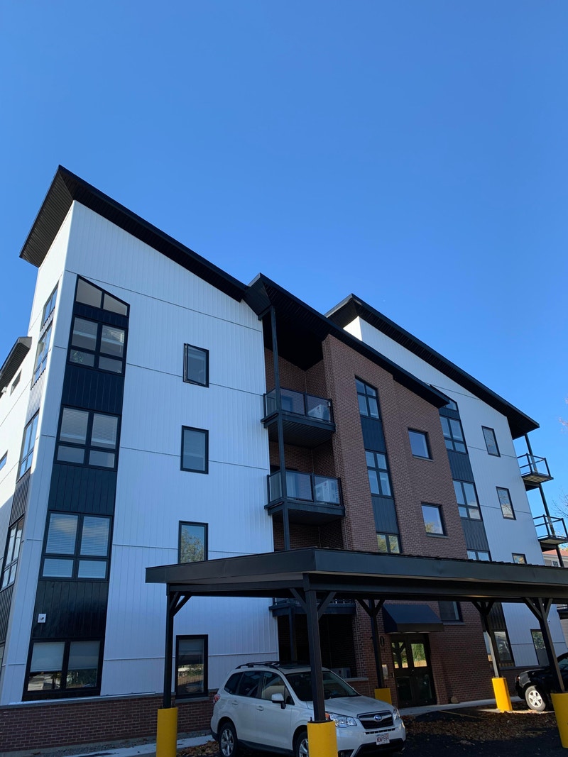 Executive 2 BDRM Downtown 230 Regent St. Available December1st! Long