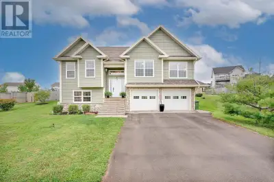 Private oasis in the heart of Stratford?s popular Kinlock Creek subdivision. Located on a cul-de-sac...