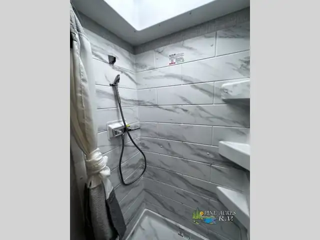 2024 Thor Motor Coach Gemini AWD 23TE Brand new ! Save Huge ! in RVs & Motorhomes in Moncton - Image 48