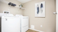 Broadstreet's Selkirk Meadows offers pet friendly 1, 2, and 3 bedroom apartments as well as 2 Bedroo... (image 8)