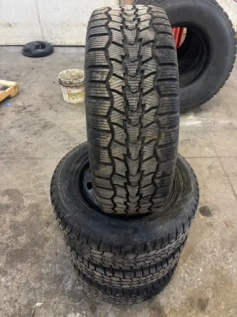 *USED* HERCULES SNOW TIRES ON DODGE DART RIMS- 215/55R16 in Tires & Rims in Grand Bend - Image 3