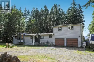 TWO LEGAL ADDRESSES nestled on 4 acres in the desirable North Courtenay area, this property (5321 &...