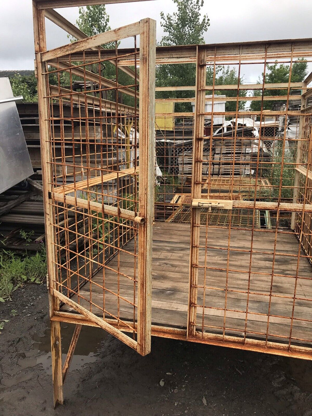 Grande cage à chien en métal dans Accessoires  à Drummondville - Image 2