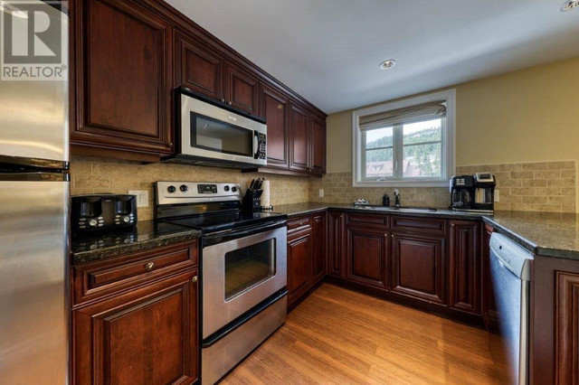 1404B-3250 VILLAGE WAY Sun Peaks, British Columbia in Condos for Sale in Kamloops - Image 3