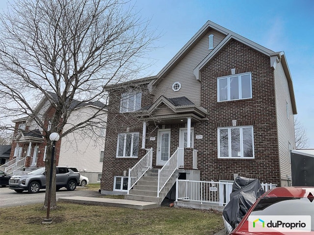 $989,000 - Triplex for sale in Mirabel (St-Augustin) — photo 1