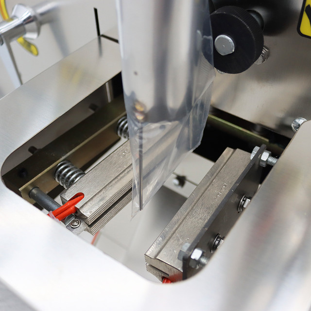 *Automatic Wrapping Machine Powder Filling Machine  141180 in Other Business & Industrial in City of Toronto - Image 4