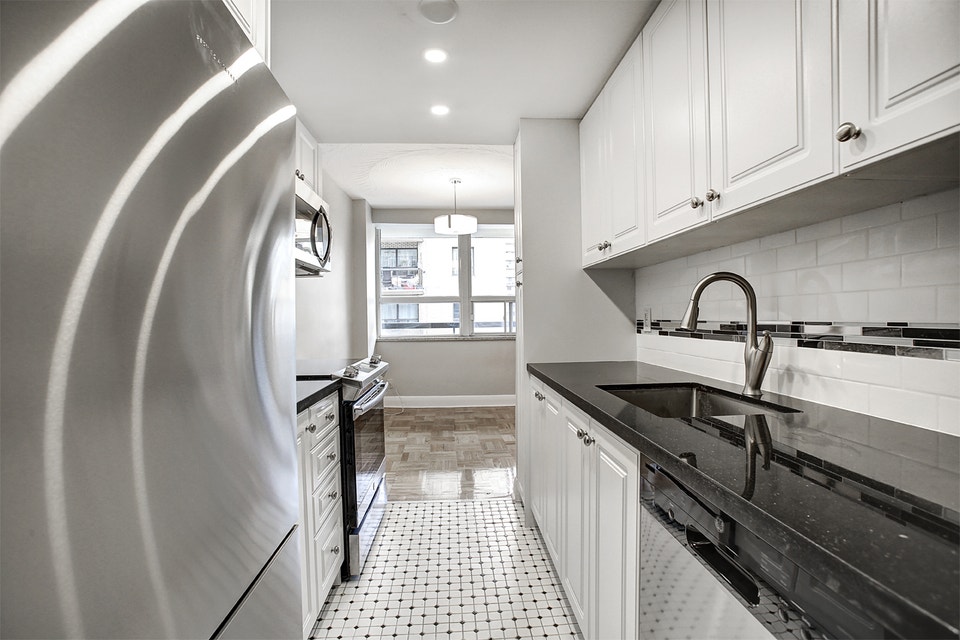 Parkdale 1 Bedroom Apartment for Rent - 96 Jameson Avenue 3