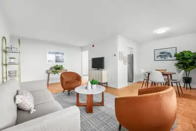 1BD - FULLY RENOVATED WITH AC - PRIME ETOBICOKE Princess Apartments at 53 Warrender Avenue is conven...
