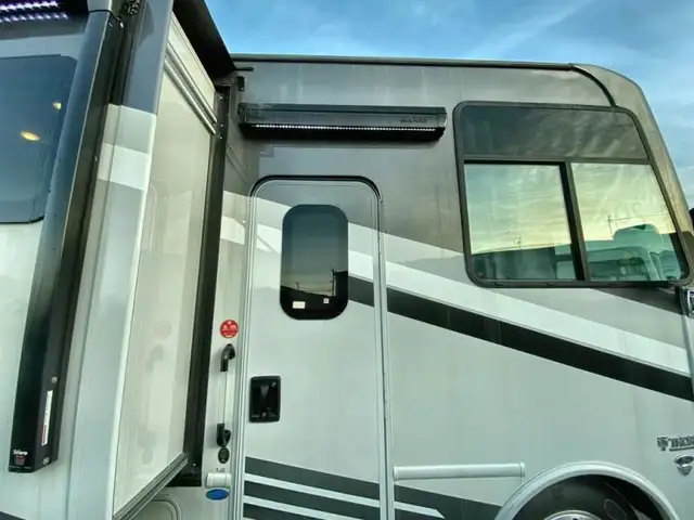 2025 Thor Motor Coach Hurricane 34R in RVs & Motorhomes in Bedford - Image 14