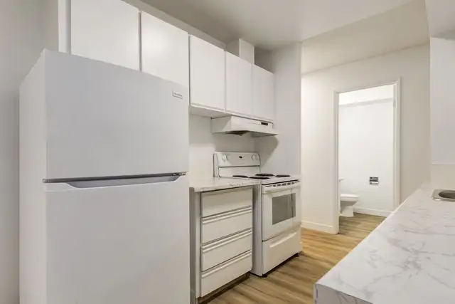 Enjoy the on-site playground and outside green spaces | Perfect  in Long Term Rentals in Edmonton - Image 10