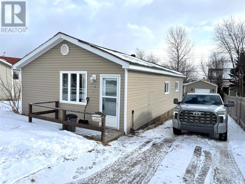 8 Gilbert Street Grand FallsWindsor, Newfoundland & Labrador Houses