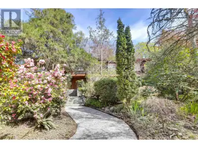 THE GREATEST OPPORTUNITY TO OWN A BEAUTIFUL PROPERTY IN ONE OF THE MOST EXCLUSIVE NEIGHBOURHOODS IN...