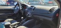GARANTIE 1 ANS CREDIT DIRECT EN LIGNE AU WWW.AUTO-INTERNET.CA WOW 2011 KIA FORTE KOUP SPORT TOIT OUV... (image 3)
