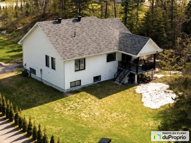 $679,000 - Bungalow for sale in Chicoutimi (Chicoutimi) — photo 2