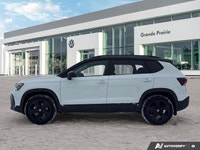 Navigating city streets or embarking on weekend getaways is effortless in this sophisticated 2025 Vo... (image 1)