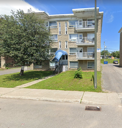 418-655-8281 À voir au 5060 5e Avenue Est appartement #6, grand 4 1/2, situé au 2e étage dans un bel...