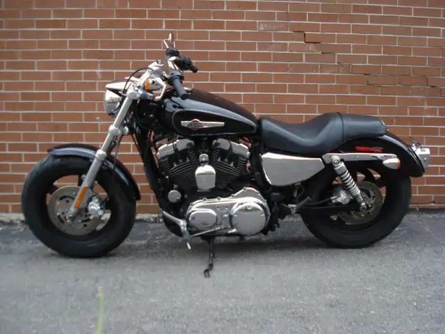 2011 XL1200C Custom in Street, Cruisers & Choppers in City of Toronto - Image 8