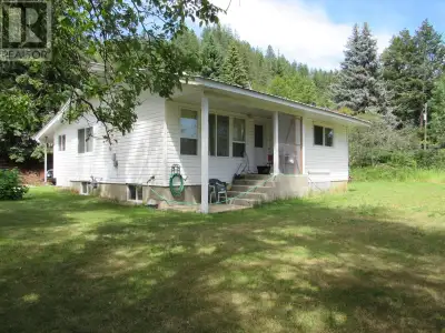 GREAT FAMILY HOME IN SUNNY ROBSON! Here's your chance to own a home that will serve your family for...
