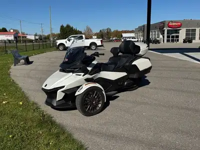 DEMO 2025 CAN AM RT SEA-TO-SKY WITH 85KM - READY FOR THE ROAD! $34,499 + HST & LICENSING CONVENIENT...