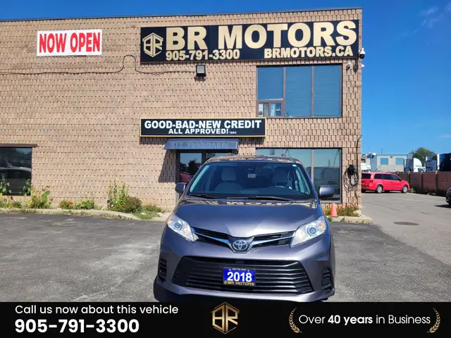 2018 Toyota Sienna LE | AWD | Power doors in Cars & Trucks in Mississauga / Peel Region - Image 3