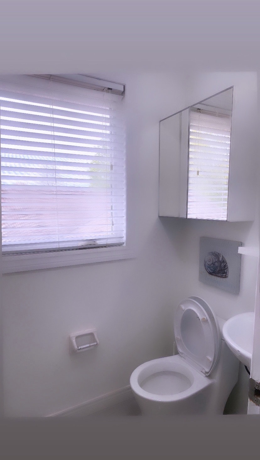 Privet bathroom and kitchen 3