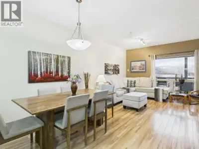 Spacious Lakeview Townhome with 3 bedrooms and 3 bathrooms in Sunny Osoyoos on the Lake at Lakeshore...