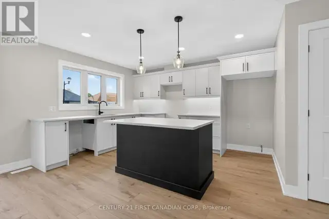 34 POSTMA CRESCENT North Middlesex (Ailsa Craig), Ontario in Houses for Sale in Grand Bend - Image 9