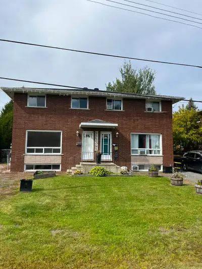 1451 Marcel - Townhouse for Rent - South End - 3 bed, 1 bath, finished basement for family room, wal...