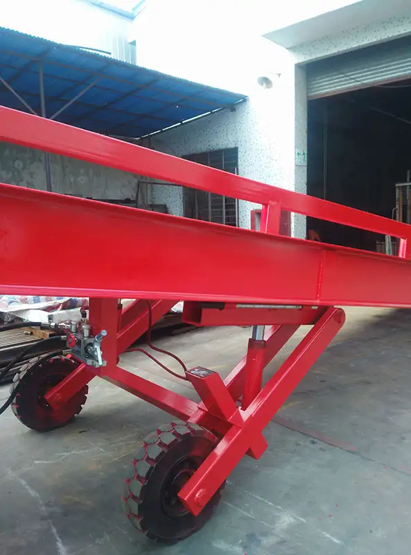 New Electric & Manual 22000 Lbs Loading Dock Ramp in Boat Parts, Trailers & Accessories in Calgary - Image 6