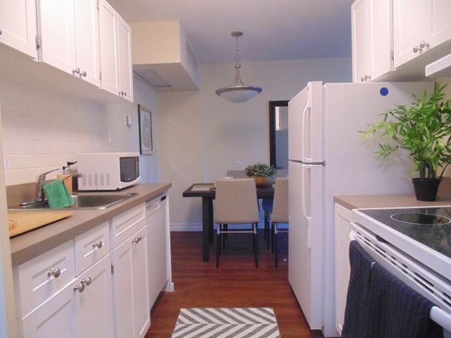 COZY 1 BED/1 BATH SUITES DOWNTOWN CALGARY 2