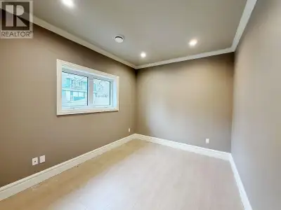This exceptionally spacious laneway house in the heart of the Dunbar neighborhood offers a unique li...