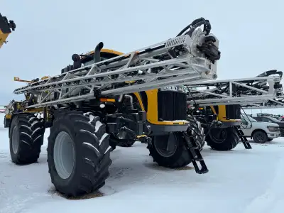 2021 RoGator RG1300C 1330 Hours 1300 Gallons 132' Boom Hawkeye 2 nozzle control Raven XRT height con...