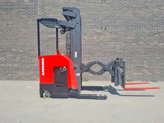2018 Raymond DOUBLE DEEP REACH 3200LB cap side-shift charger Inc in Heavy Equipment in Mississauga / Peel Region - Image 7