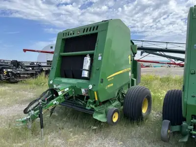 1000 PTO, Dry Hay, 21.5L-16.1 BKT 10 Ply Tires, MegaWidePlus Pickup, Bale Push Bar, Surface Wrap W/...