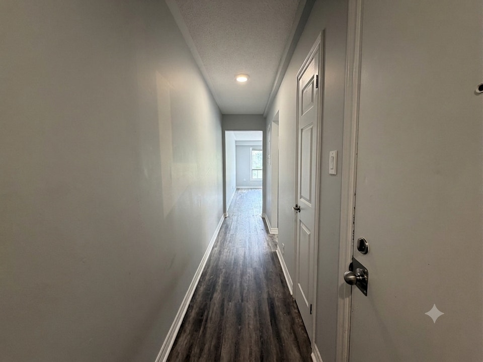 Stunning 2 Bed, 1 Bath Unit on Penetang St. 4