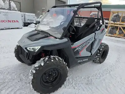 2024 Polaris RZR 200 EFI Barely Used! 3.4 hours on engine and 18KM total use! Also has front rear an...